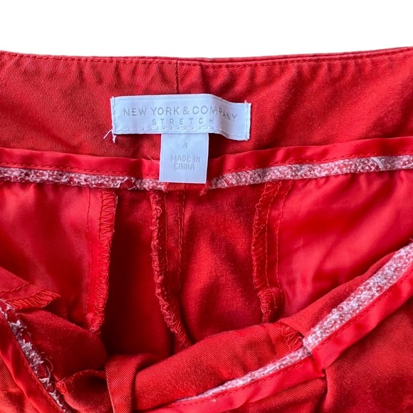 New York & Company Women's Cropped Capri Linen
Pants Size 4 Red
• - Picture 2 of 6